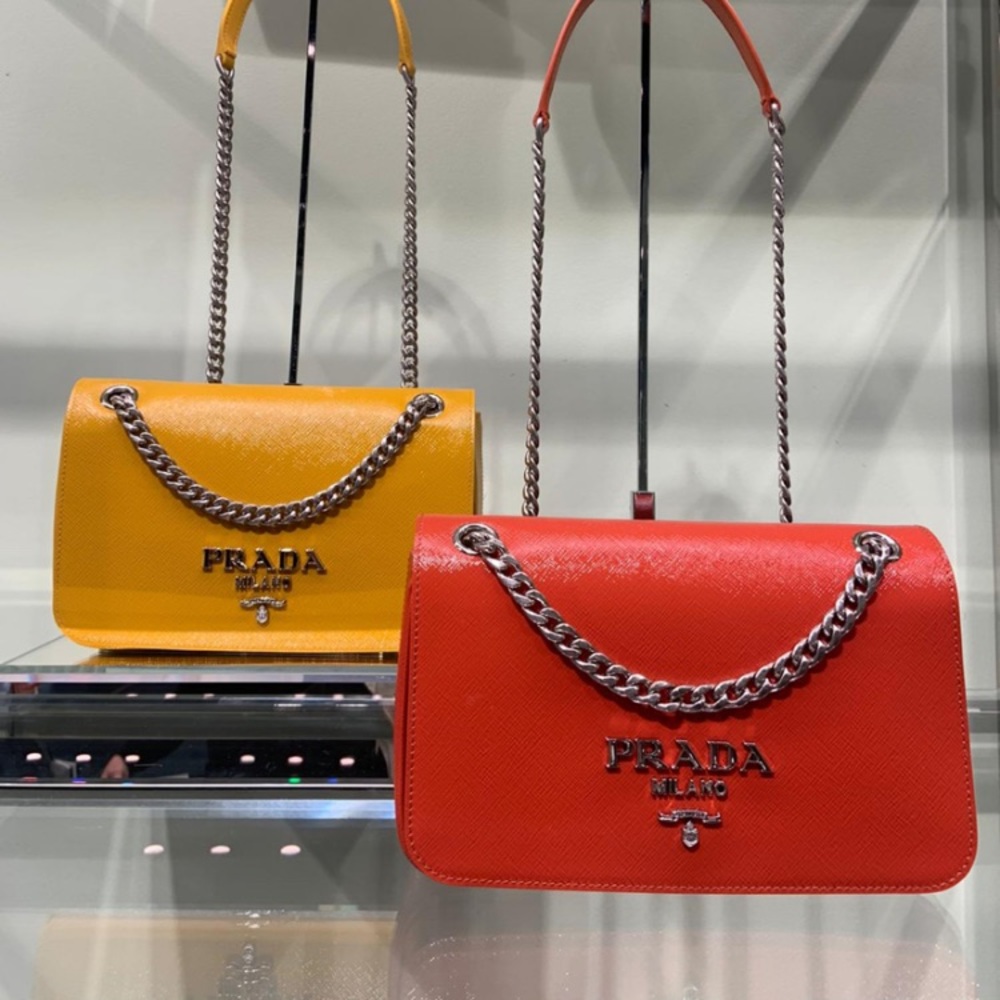 Prada - Saffiano chain bag with SHW